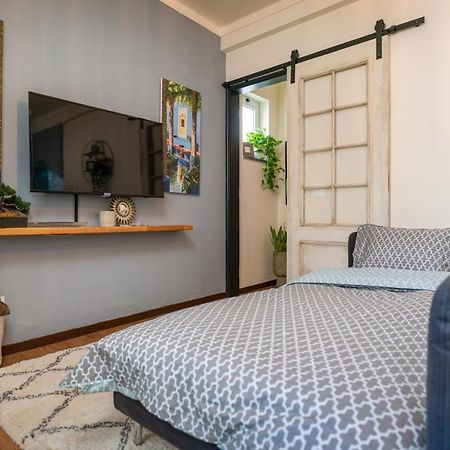Arty Vintage Townhouse With Rooftop Shower & Sun Loungers 奥良 外观 照片