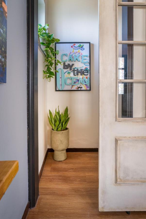 Arty Vintage Townhouse With Rooftop Shower & Sun Loungers 奥良 外观 照片
